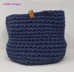 22cm diam.x 20cm h.