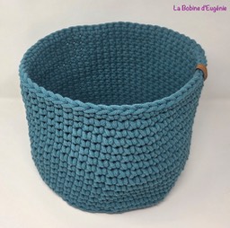 27 diam x 21 cm