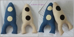 Coussin fusée 42x22