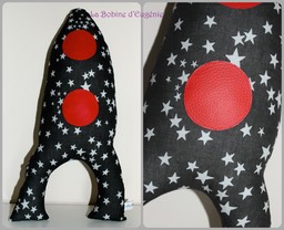 fusée noire/étoiles blanches